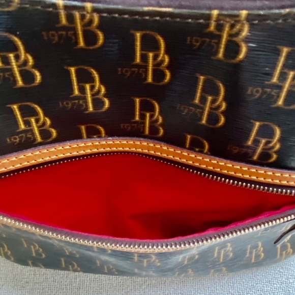 Dooney and Bourke east west Collins bag - Picture 13 of 16
